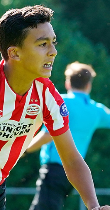 PSV O14 wint na comeback van Ajax