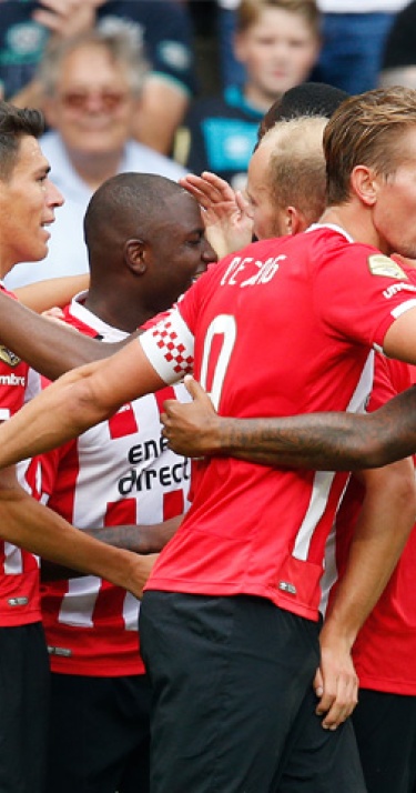 PSV wint met miniem verschil van AZ: 1-0