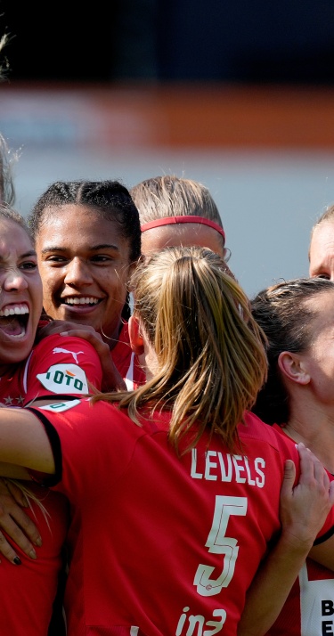 PSV Vrouwen wint topper