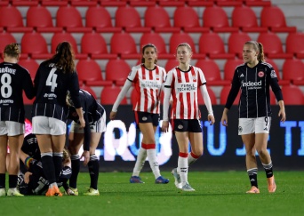 Wedstrijdverslag | PSV Vrouwen leidt nipte nederlaag in eerste duel met Eintracht Frankfurt
