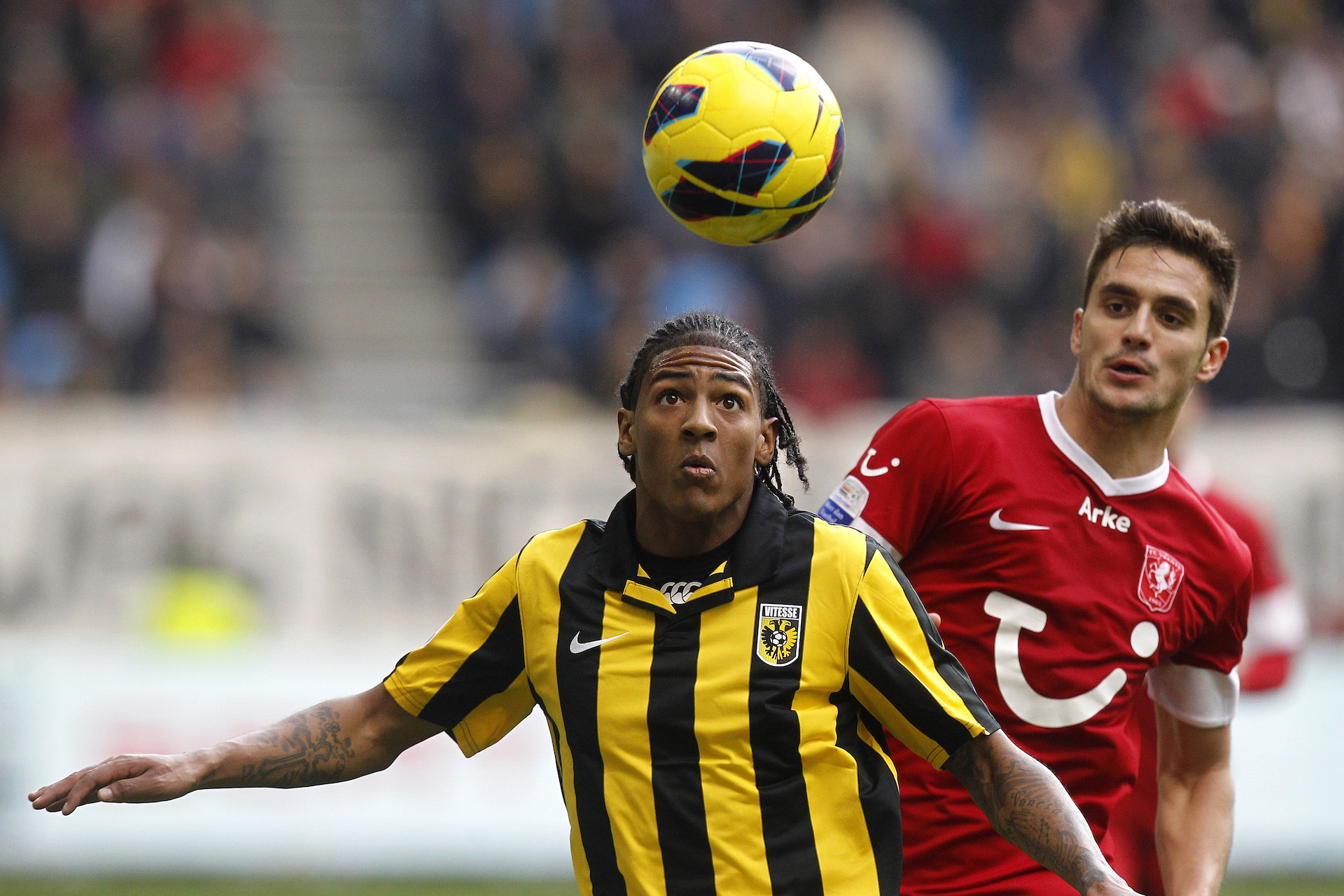 Naast Peter Bosz stond ook Patrick van Aanholt onder contract bij Vitesse. In het geel-zwart scoorde hij zelfs een keer in het Philips Stadion. 