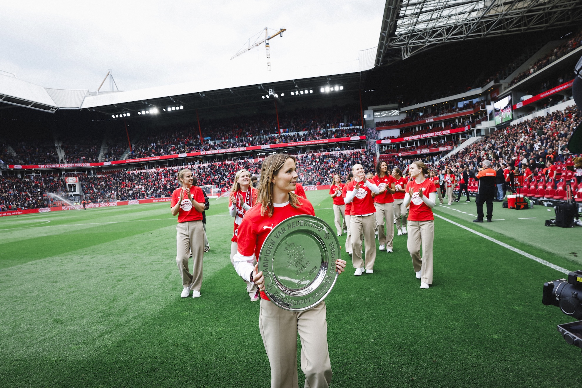 PSV Vrouwen wordt gehuldigd voor het behalen van de landstitel