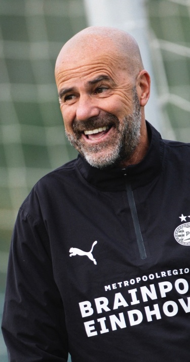 Persconferentie | &lsquo;Ze combineren balbezit met snelheid en direct spel, dat doen ze echt heel knap&rsquo; 