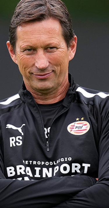 Schmidt wil heenduel met Vitesse graag kopiëren 