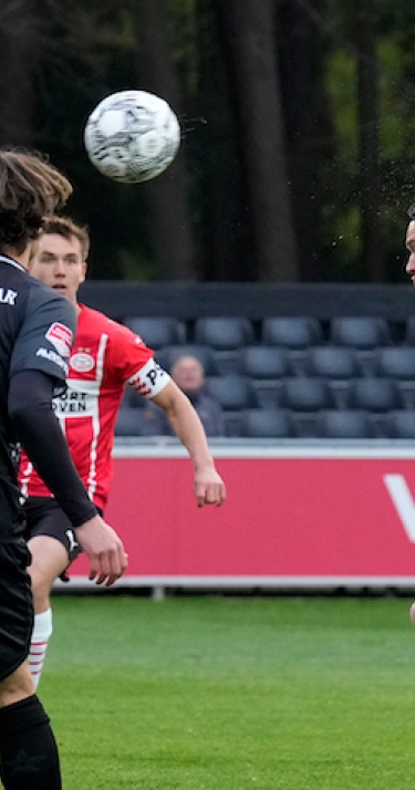 Sterke eerste helft niet genoeg voor Jong PSV