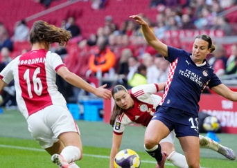 Wedstrijdverslag | PSV Vrouwen geeft topper in laatste seconde uit handen