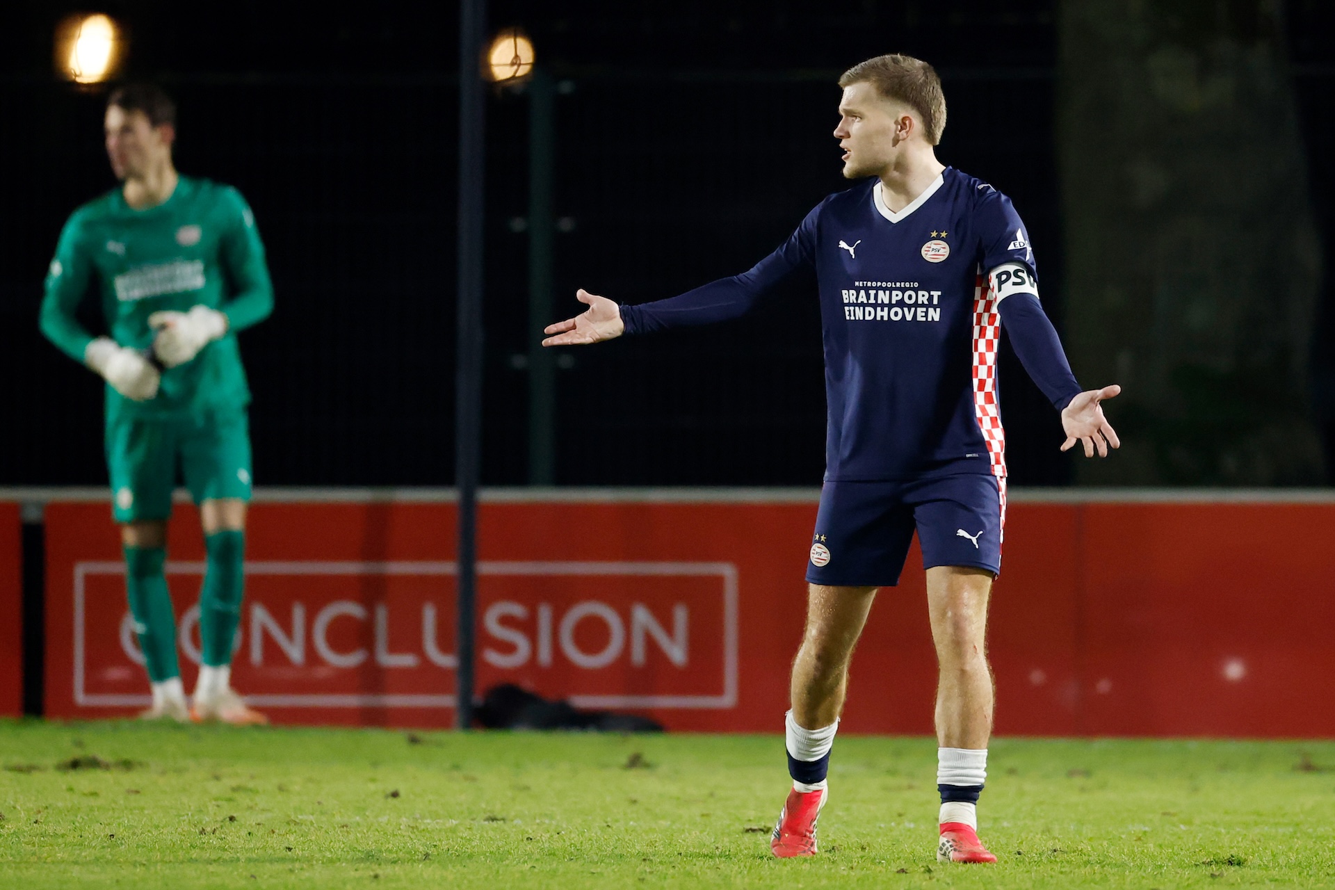 Wedstrijdverslag | Jong PSV geeft tweemaal voorsprong uit handen en verliest in Utrecht