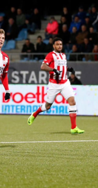 Hattrick Gudmundsson bij zege Jong PSV