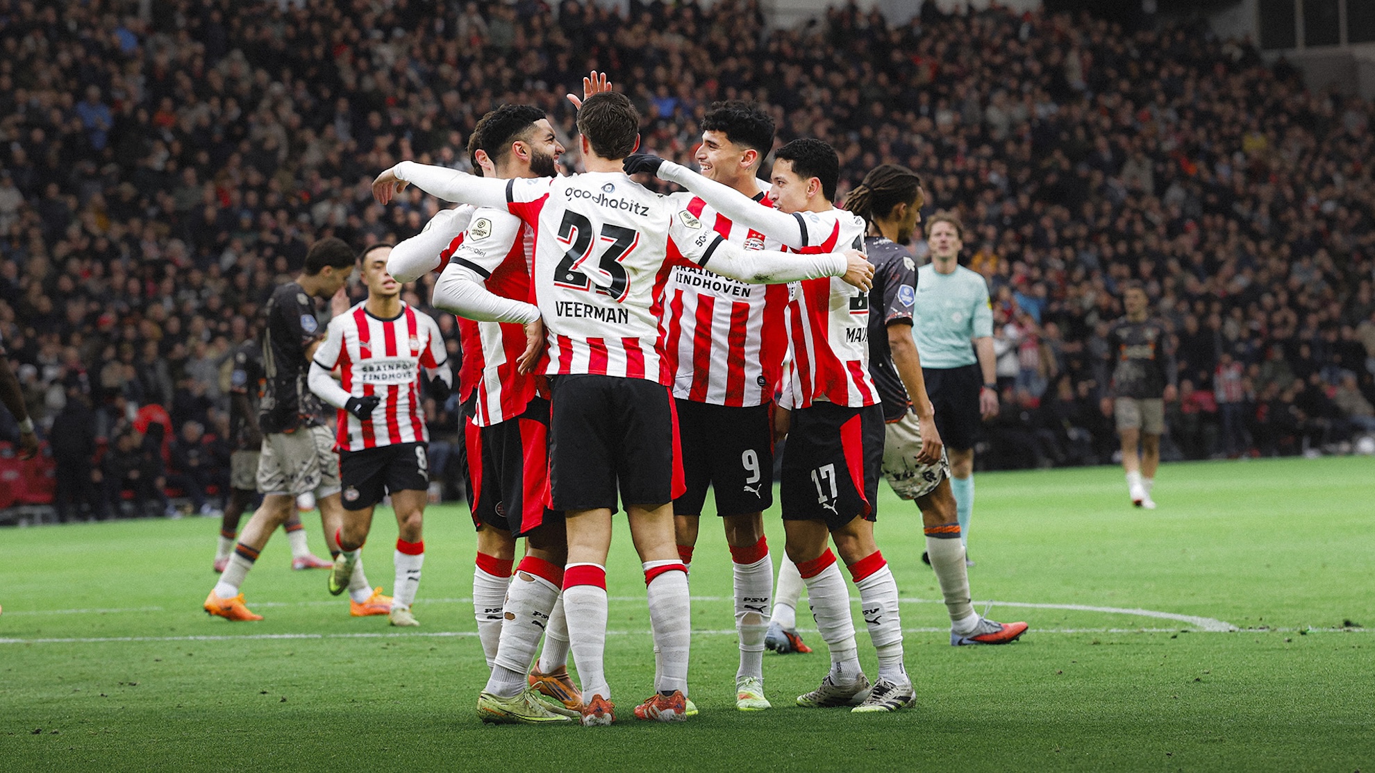 Liveblog | PSV scoort drie keer en rekent overtuigend af met FC Volendam 