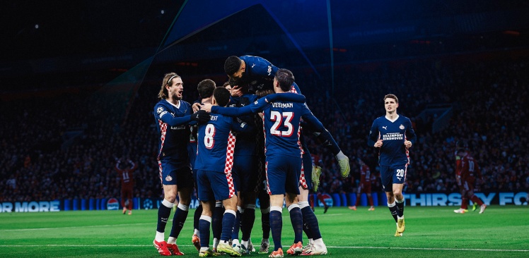 Liveblog | PSV walst over Liverpool heen en beleeft magische avond op Anfield