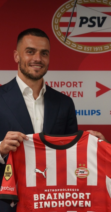 Transfer | PSV contracteert Filip Kostić