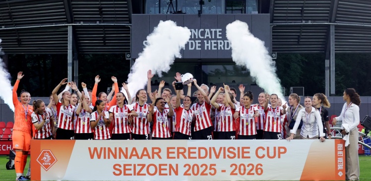 Wedstrijdverslag | PSV Vrouwen verslaat Ajax en pakt tweede prijs van seizoen