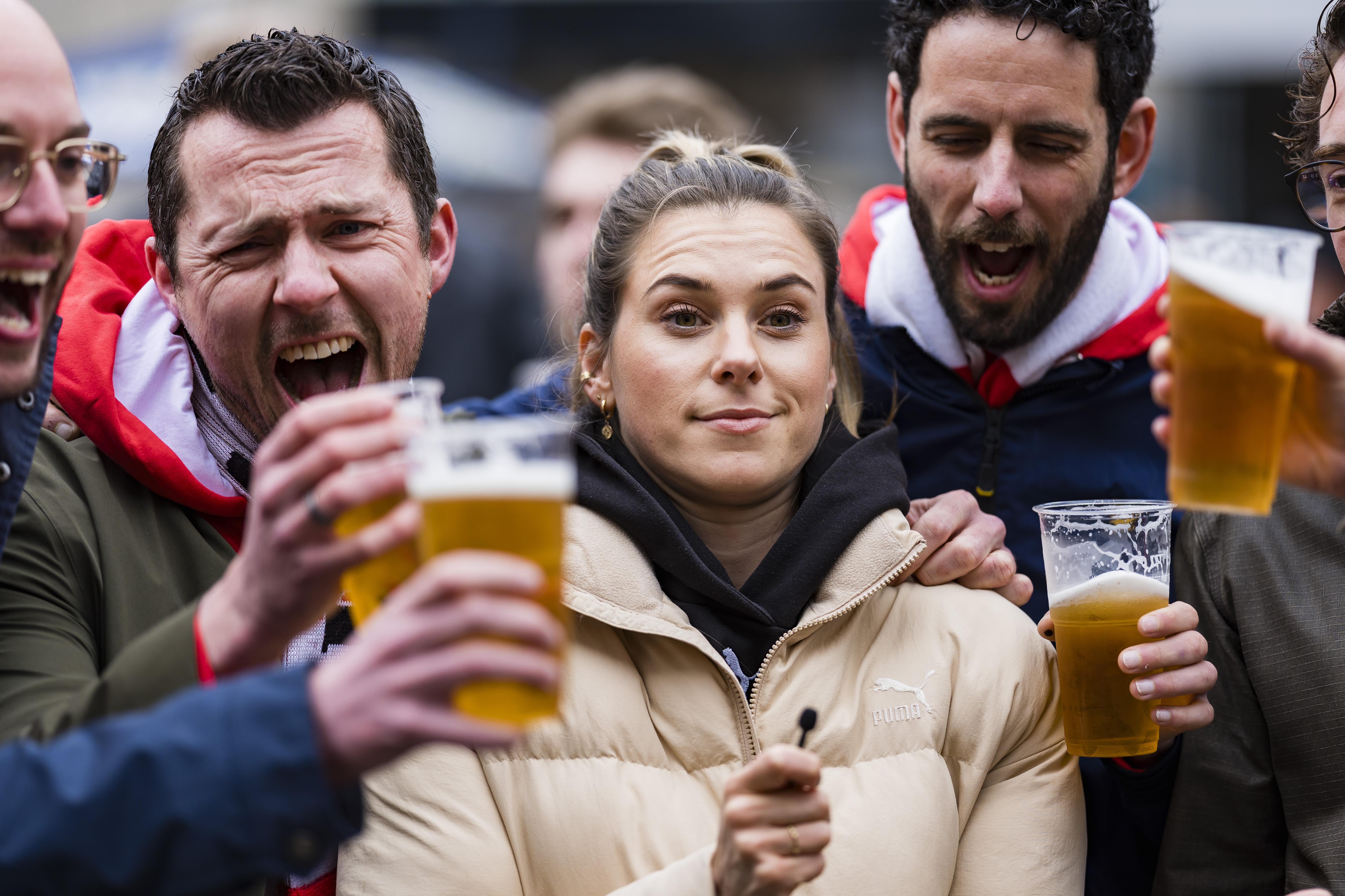 Onze presentatrice geniet ondertussen op de FANzone