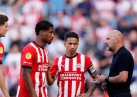 Persconferentie | Bosz ziet PSV groeien: 'trainingen zijn erg goed'