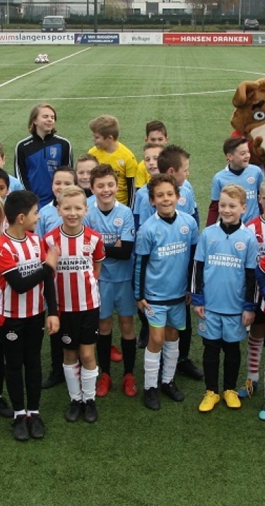 Kick-off PSV FUNdament bij VV Linne 