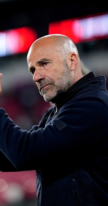 Persconferentie | ‘We moeten het gaspedaal vol intrappen’