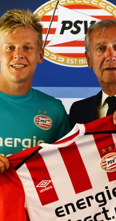 Zinchenko ontvangt shirt van Mister PSV