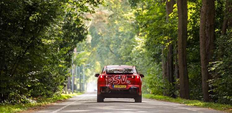 Business | PSV stapt per 2026-2027 over op Mercedes-Benz