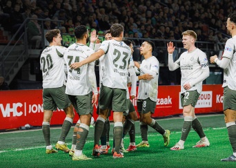 Liveblog | PSV toont zich oppermachtig in Alkmaar met hattrickheld Guus Til