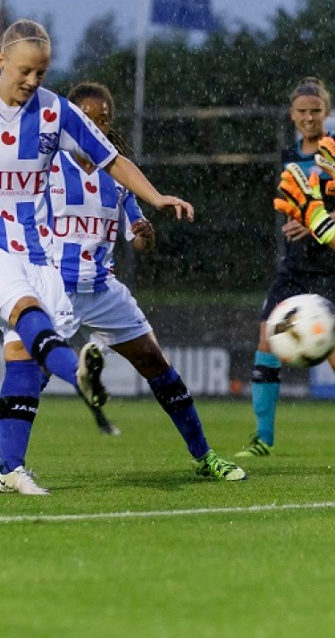 PSV Vrouwen ontvangt sc Heerenveen