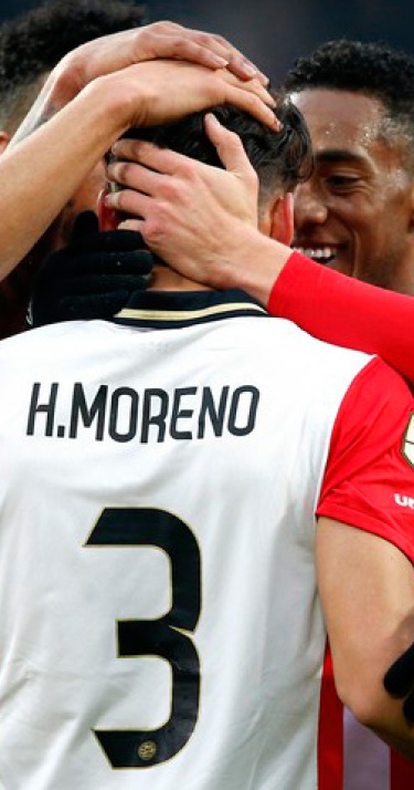 PSV wint ondanks vroege achterstand: 4-2