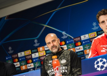 Persconferentie | Bosz en Til analyseren: 'Het is geen counterploeg meer' 