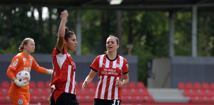 Verslag | PSV Vrouwen boekt makkelijke zege op De Graafschap