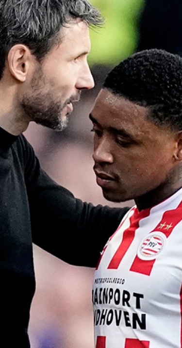 Van Bommel blij met zege na duel met dubbel gezicht