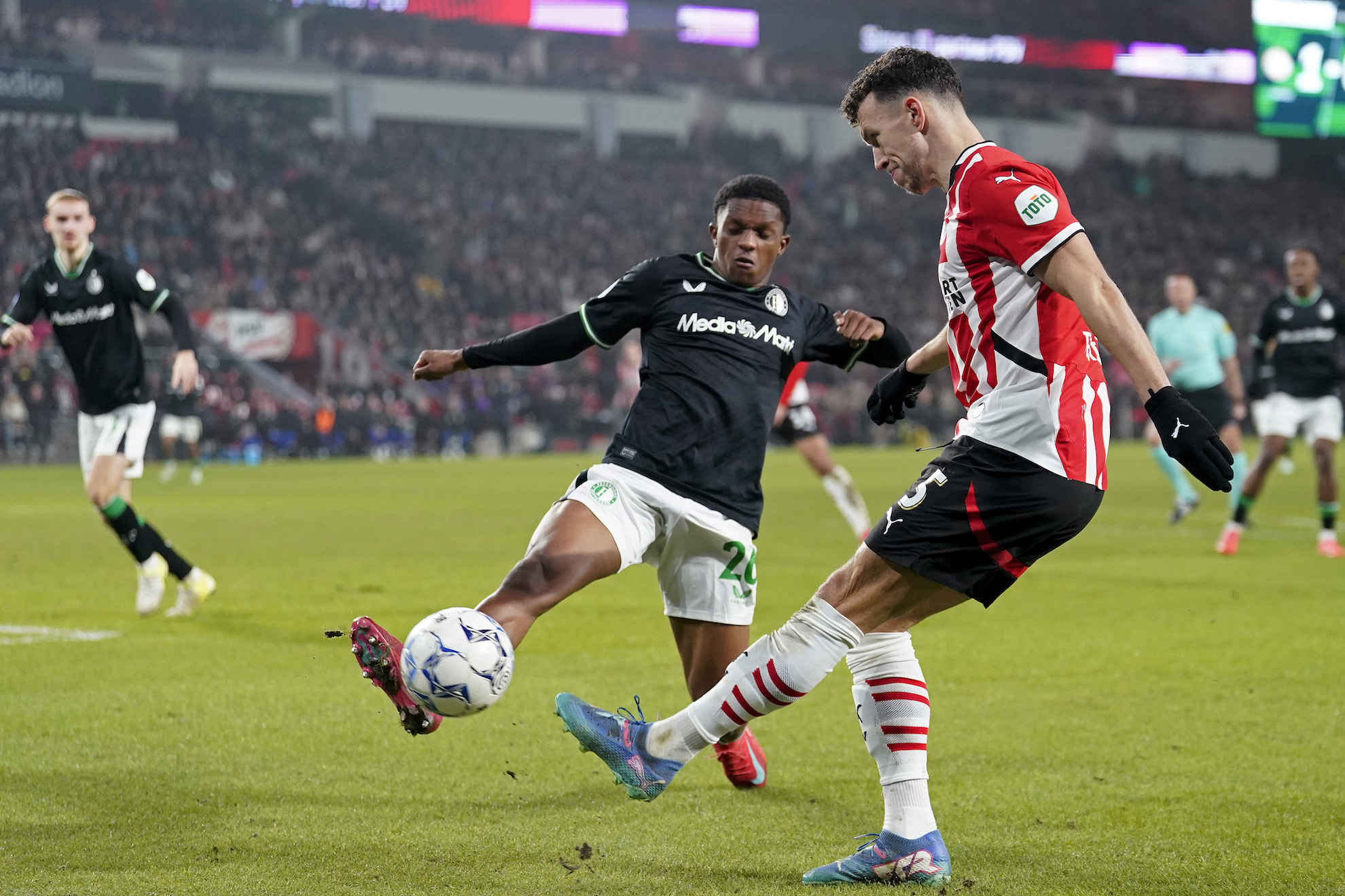 Perišić brengt weer flink wat gevaar vanaf de flank