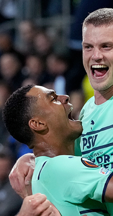 Sterk PSV wint overtuigend van Sturm Graz
