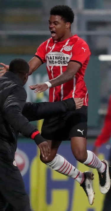 Jong PSV deelt punten na wonderschone goal Thomas 