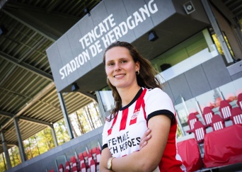Transfer | PSV neemt Maud Rutgers over van PEC Zwolle