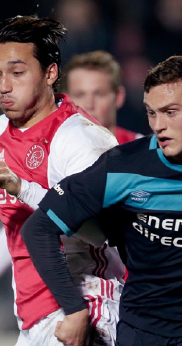 Rentree Hendrix bij nederlaag Jong PSV