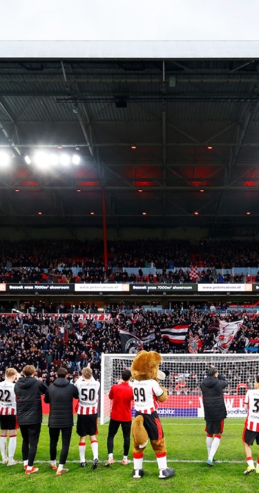 Nieuws | Energiedirect neemt afscheid van PSV met eerbetoon aan fans in Walk of Fame