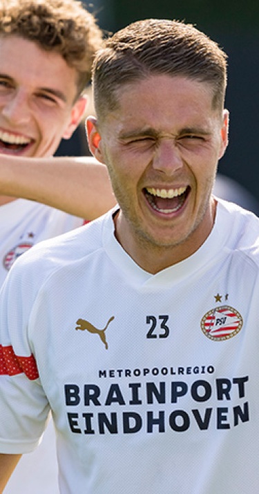 Nieuws | Van Nistelrooij begint met 28 spelers aan trainingsweek 