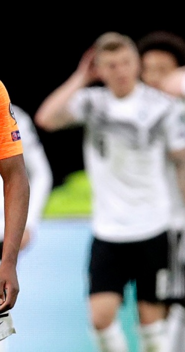 Dumfries en Bergwijn verliezen met Oranje