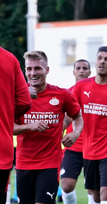 PSV reist met 29 spelers af naar Marienfeld