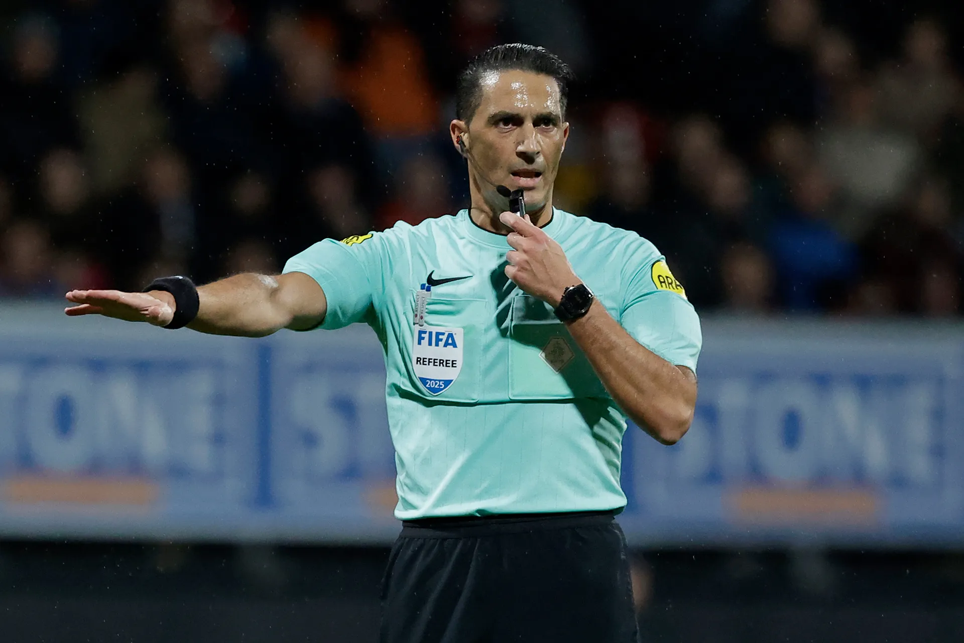 Scheidsrechter Serdar Gözübüyük