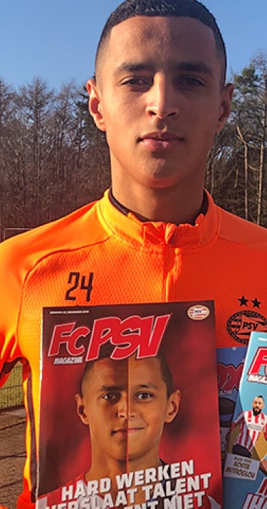 FC PSV Magazines in de bus