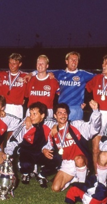 Net als in 1988 verliest PSV amper 