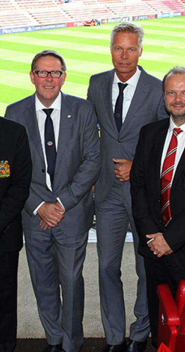 UEFA-plaquette en hoog bezoek voor PSV