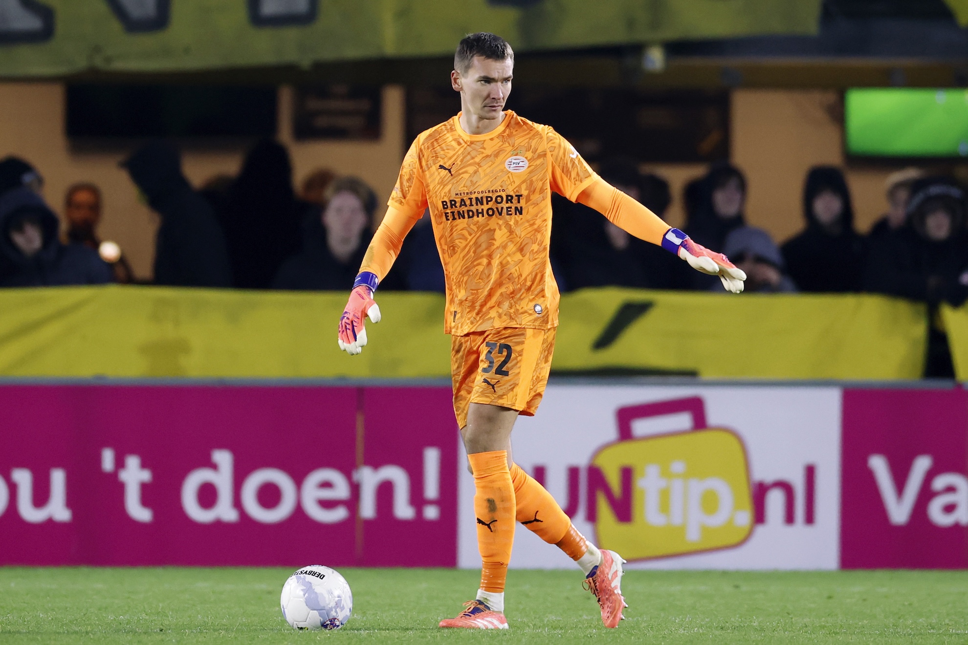 Nog tien minuten te gaan in een kolkend Rat Verlegh Stadion