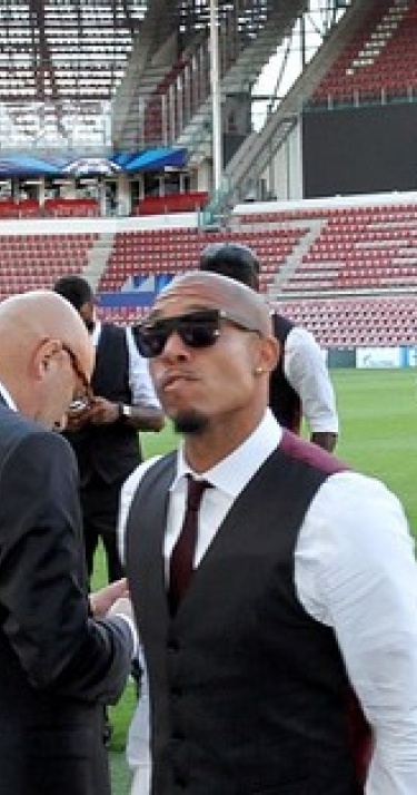 AC Milan-selectie inspecteert stadion