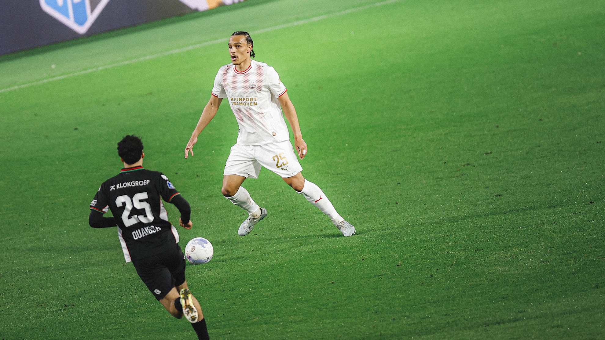 Liveblog | PSV komt tekort in thuisduel met N.E.C. en verliest met 3-2