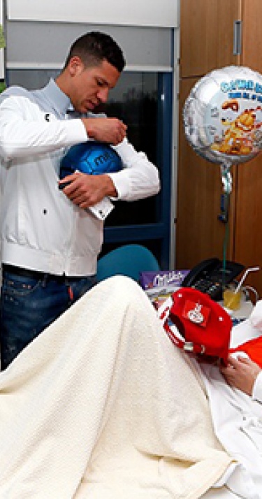 Ziekenhuisbezoek PSV-selectie in 30 beelden