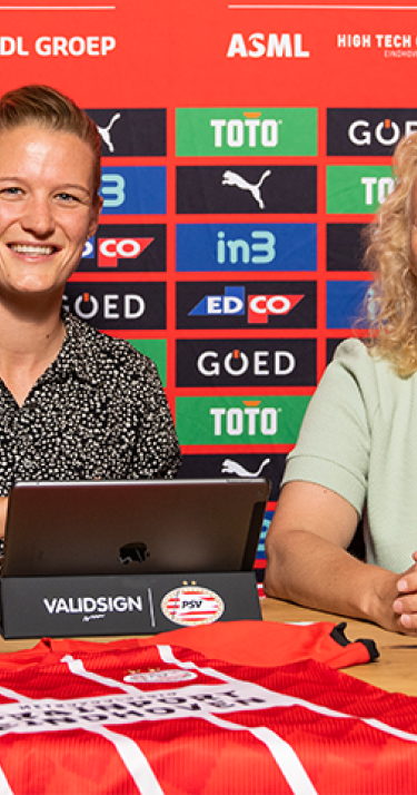 Nieuw contract | Captain Mandy van den Berg blijft bij PSV