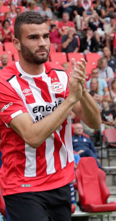 Rai Vloet voor drie seizoenen naar NAC