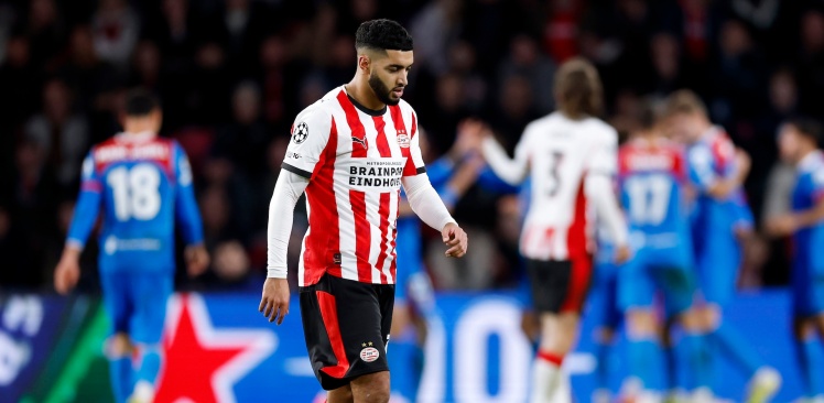 Persconferentie | Bosz erkent knelpunt: ‘Wij kregen geen grip op hem’ 