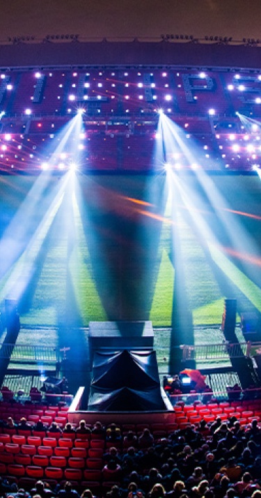 GLOW | Lichtshow in het Philips Stadion