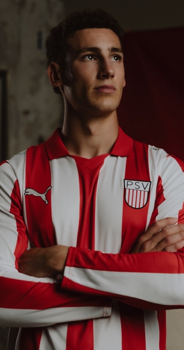 Nieuws | PSV eert clubicoon Coen Dillen met speciaal tenue